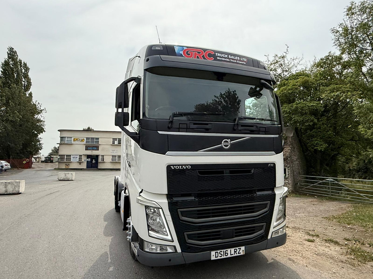 2016 Volvo FH 460 Tractor Unit - شاحنة جرار: صور 4 2016 Volvo FH 460 Tractor Unit - شاحنة جرار: صور 4