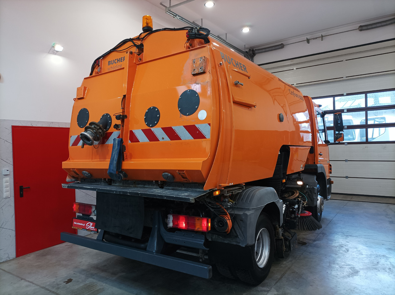 MERCEDES-BENZ Atego 1018 Zamiatarka Kehrmaschine BUCHER Szczotki L/R PM10 2 Silniki 2012r - سياره كنس شوارع: صور 4 MERCEDES-BENZ Atego 1018 Zamiatarka Kehrmaschine BUCHER Szczotki L/R PM10 2 Silniki 2012r - سياره كنس شوارع: صور 4