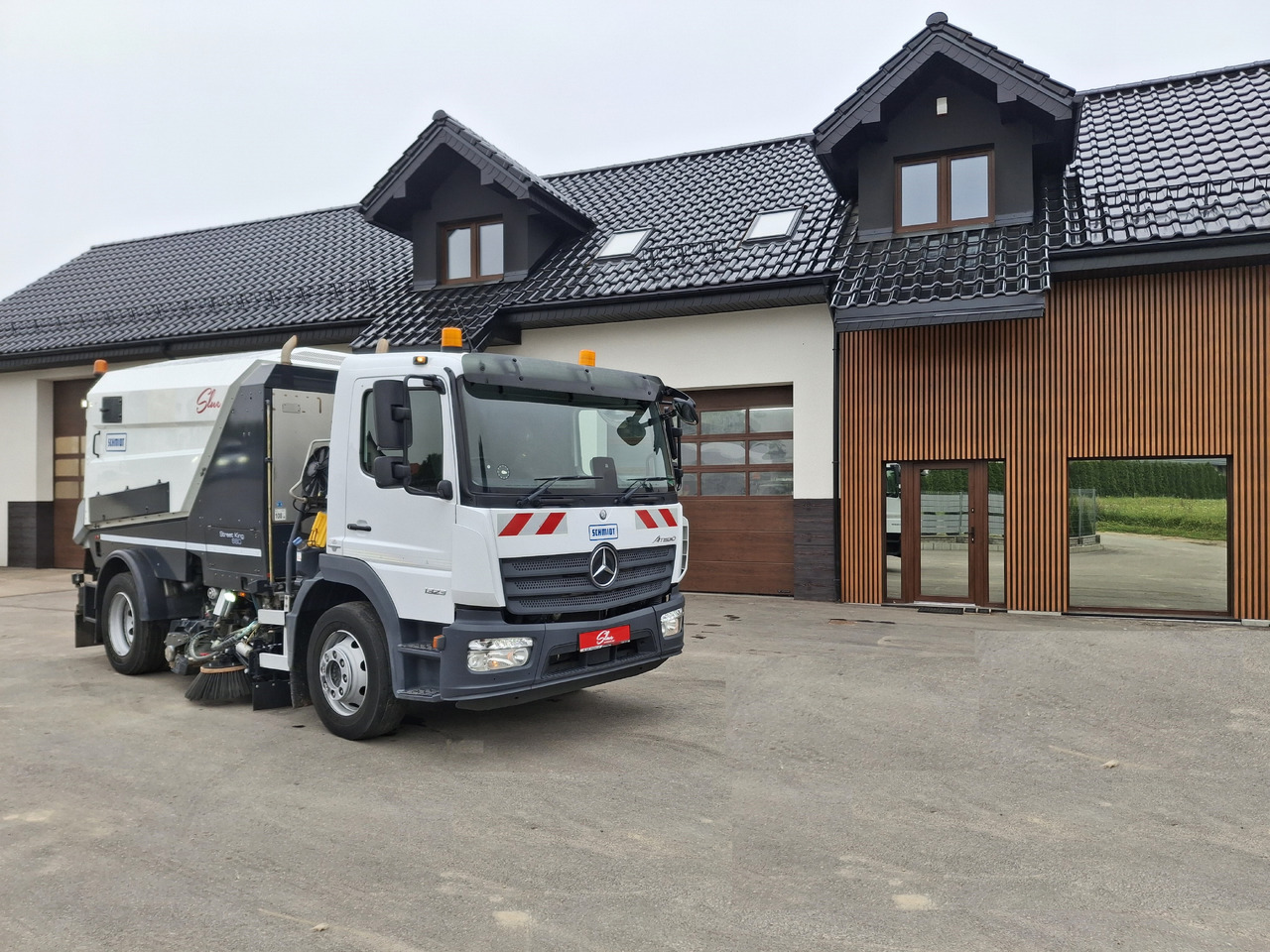 MERCEDES-BENZ Atego 1523 Zamiatarka Kehrmaschine Schmidt Street King 660 Euro 6 PM10 2 Motoren Szczotki L/R 2016r - سياره كنس شوارع: صور 1 MERCEDES-BENZ Atego 1523 Zamiatarka Kehrmaschine Schmidt Street King 660 Euro 6 PM10 2 Motoren Szczotki L/R 2016r - سياره كنس شوارع: صور 1