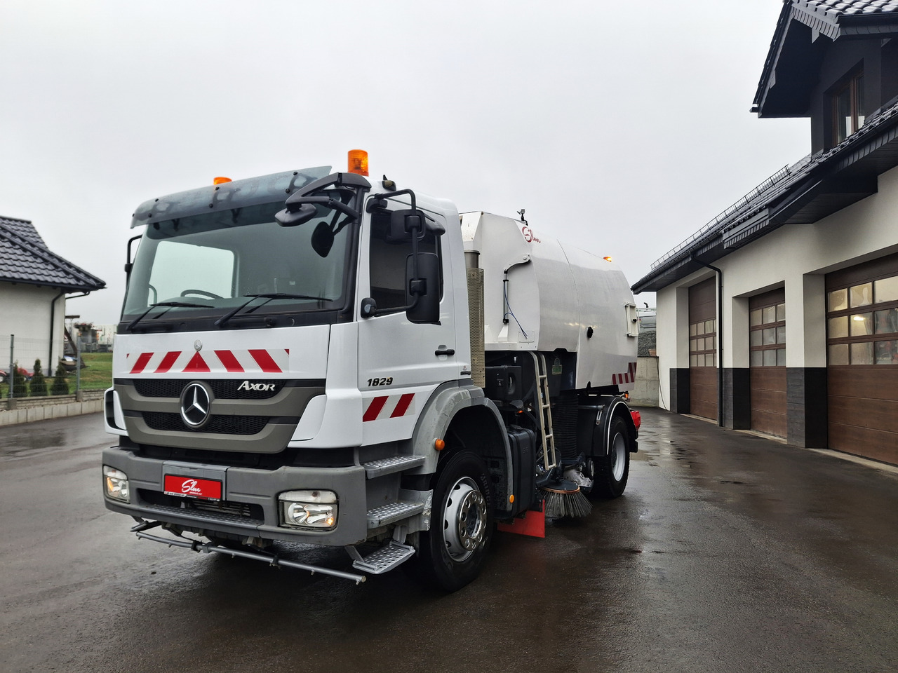 MERCEDES-BENZ Axor 1829 Zamiatarka Kehrmaschine Johnston 2 Motoren Karcher L/R - سياره كنس شوارع: صور 2 MERCEDES-BENZ Axor 1829 Zamiatarka Kehrmaschine Johnston 2 Motoren Karcher L/R - سياره كنس شوارع: صور 2