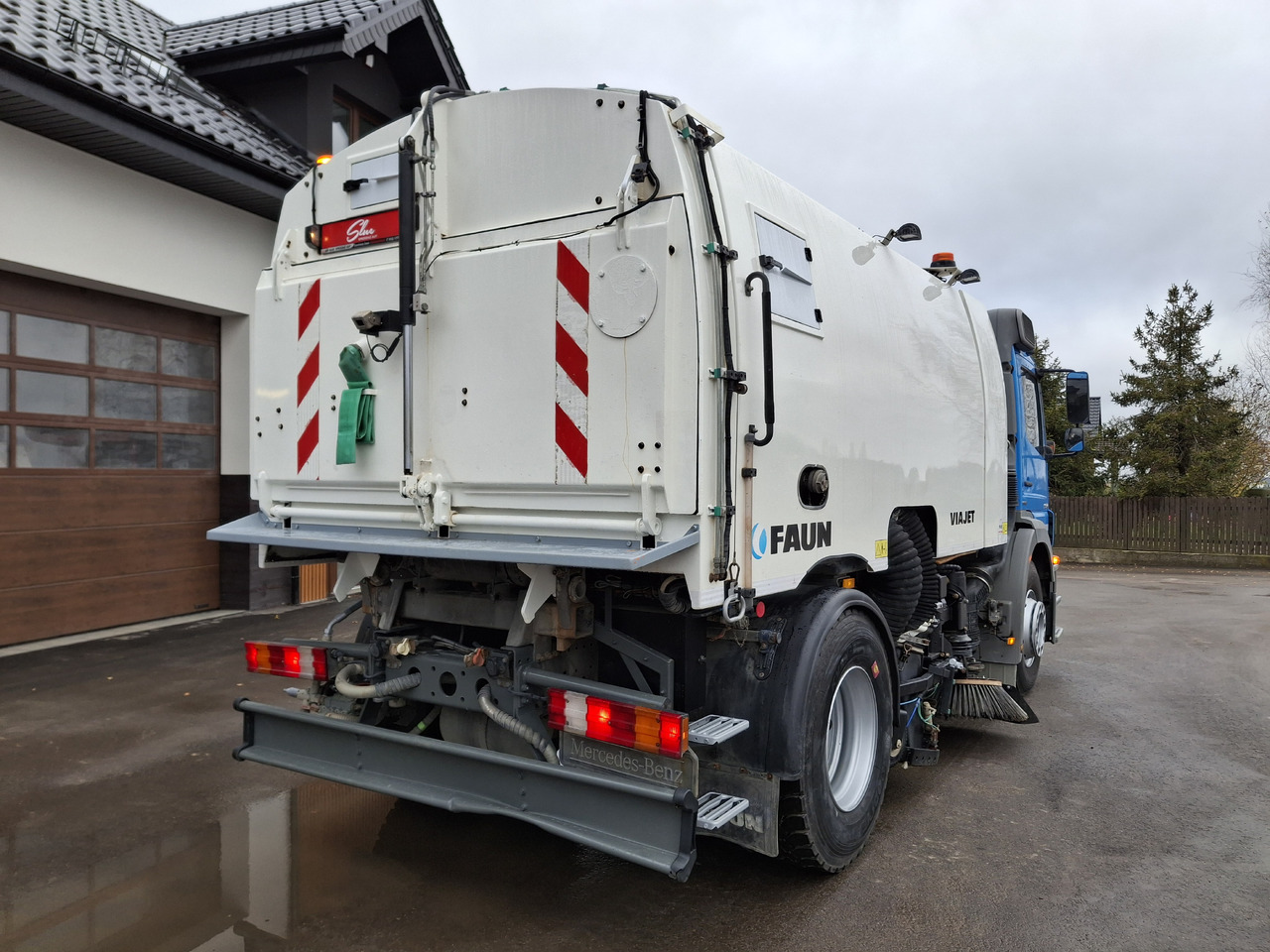 Mercedes-Benz Axor 1829 Zamiatarka Kehrmaschine FAUN Euro5 PM10 76 Tyś KM 2010 - سياره كنس شوارع: صور 4 Mercedes-Benz Axor 1829 Zamiatarka Kehrmaschine FAUN Euro5 PM10 76 Tyś KM 2010 - سياره كنس شوارع: صور 4