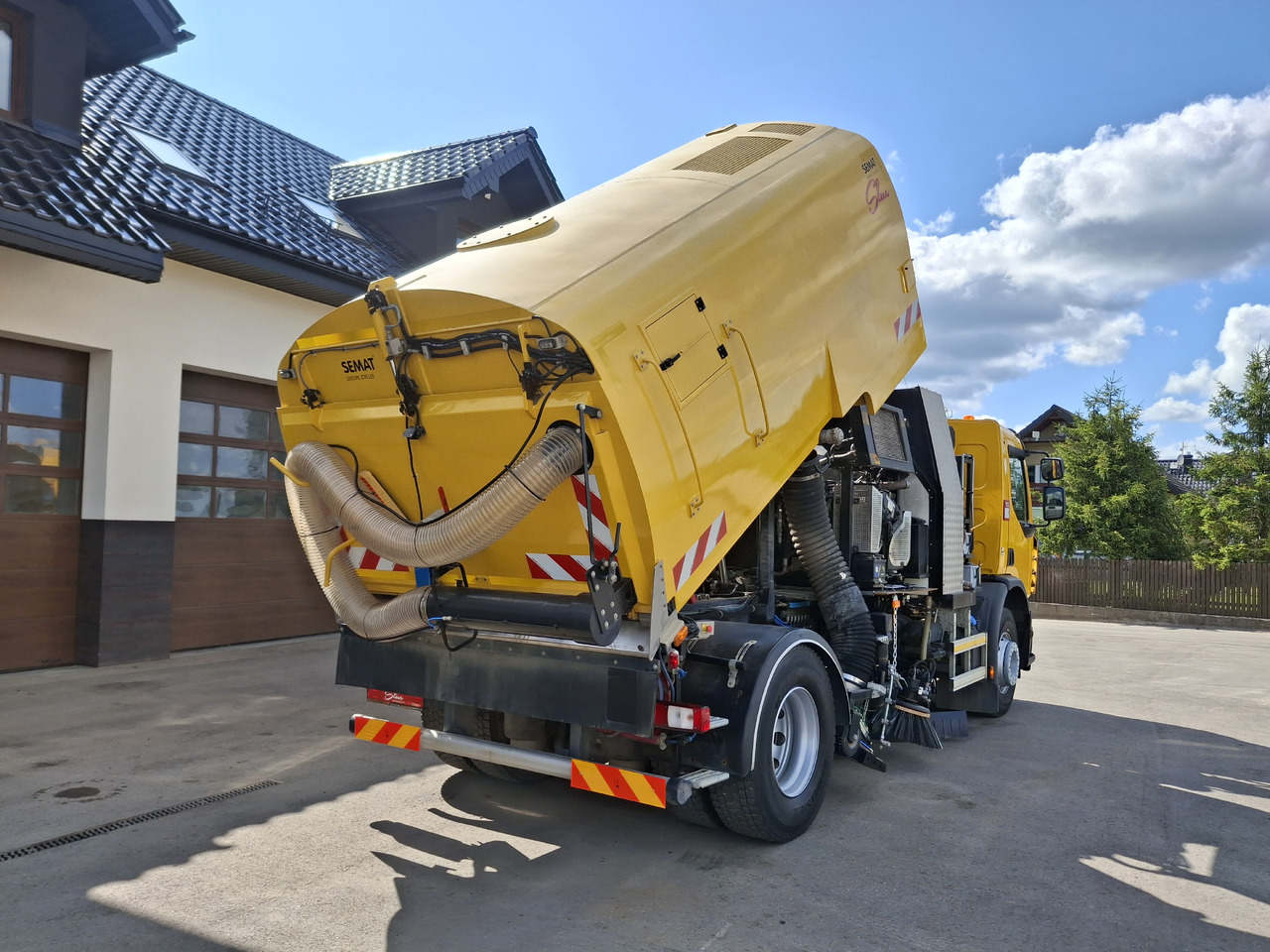تأجير RENAULT C280 Kehrmaschine Zamiatarka SEMAT Zoeller FAUN Karcher L/R 2 Motoren 2018r 740 Mth Euro 6 RENAULT C280 Kehrmaschine Zamiatarka SEMAT Zoeller FAUN Karcher L/R 2 Motoren 2018r 740 Mth Euro 6: صور 33 تأجير RENAULT C280 Kehrmaschine Zamiatarka SEMAT Zoeller FAUN Karcher L/R 2 Motoren 2018r 740 Mth Euro 6 RENAULT C280 Kehrmaschine Zamiatarka SEMAT Zoeller FAUN Karcher L/R 2 Motoren 2018r 740 Mth Euro 6: صور 33