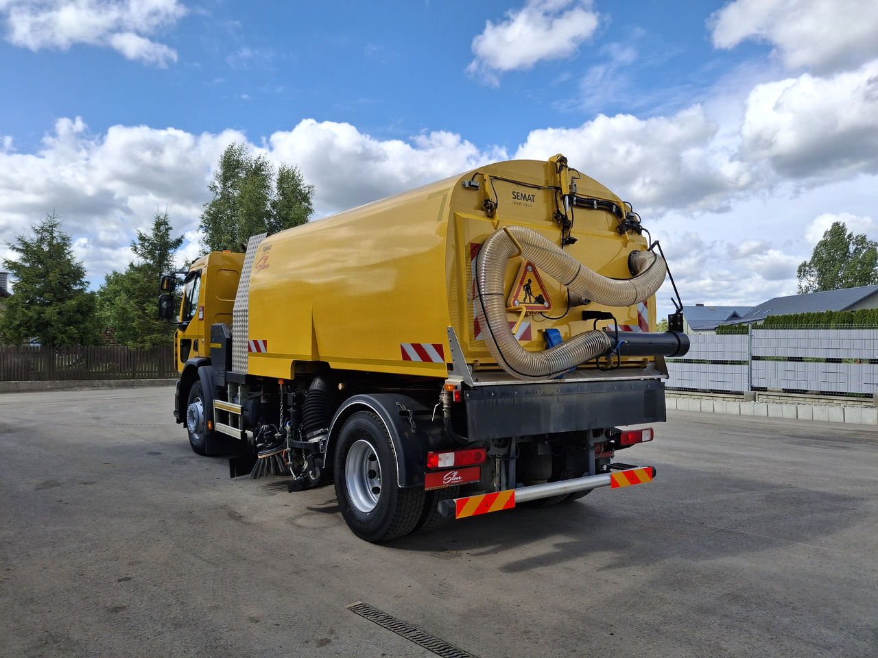 RENAULT C280 Kehrmaschine Zamiatarka SEMAT Zoeller FAUN Karcher L/R 2 Motoren 2018r 740 Mth Euro 6 - سياره كنس شوارع: صور 4 RENAULT C280 Kehrmaschine Zamiatarka SEMAT Zoeller FAUN Karcher L/R 2 Motoren 2018r 740 Mth Euro 6 - سياره كنس شوارع: صور 4