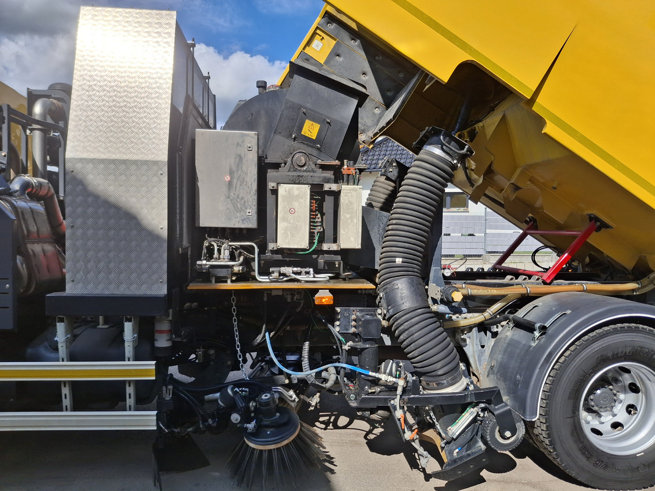 تأجير RENAULT C280 Kehrmaschine Zamiatarka SEMAT Zoeller FAUN Karcher L/R 2 Motoren 2018r 740 Mth Euro 6 RENAULT C280 Kehrmaschine Zamiatarka SEMAT Zoeller FAUN Karcher L/R 2 Motoren 2018r 740 Mth Euro 6: صور 31 تأجير RENAULT C280 Kehrmaschine Zamiatarka SEMAT Zoeller FAUN Karcher L/R 2 Motoren 2018r 740 Mth Euro 6 RENAULT C280 Kehrmaschine Zamiatarka SEMAT Zoeller FAUN Karcher L/R 2 Motoren 2018r 740 Mth Euro 6: صور 31