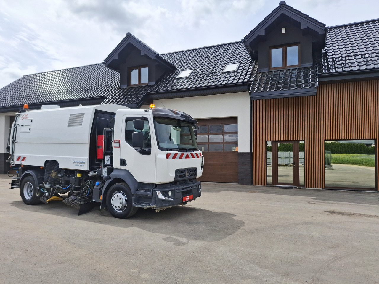RENAULT D16 Zamiatarka Kehrmaschine FAUN Euro 6 PM10 Szczotki L/R Karcher Rura Do Liści 2 Motoren - سياره كنس شوارع: صور 1 RENAULT D16 Zamiatarka Kehrmaschine FAUN Euro 6 PM10 Szczotki L/R Karcher Rura Do Liści 2 Motoren - سياره كنس شوارع: صور 1