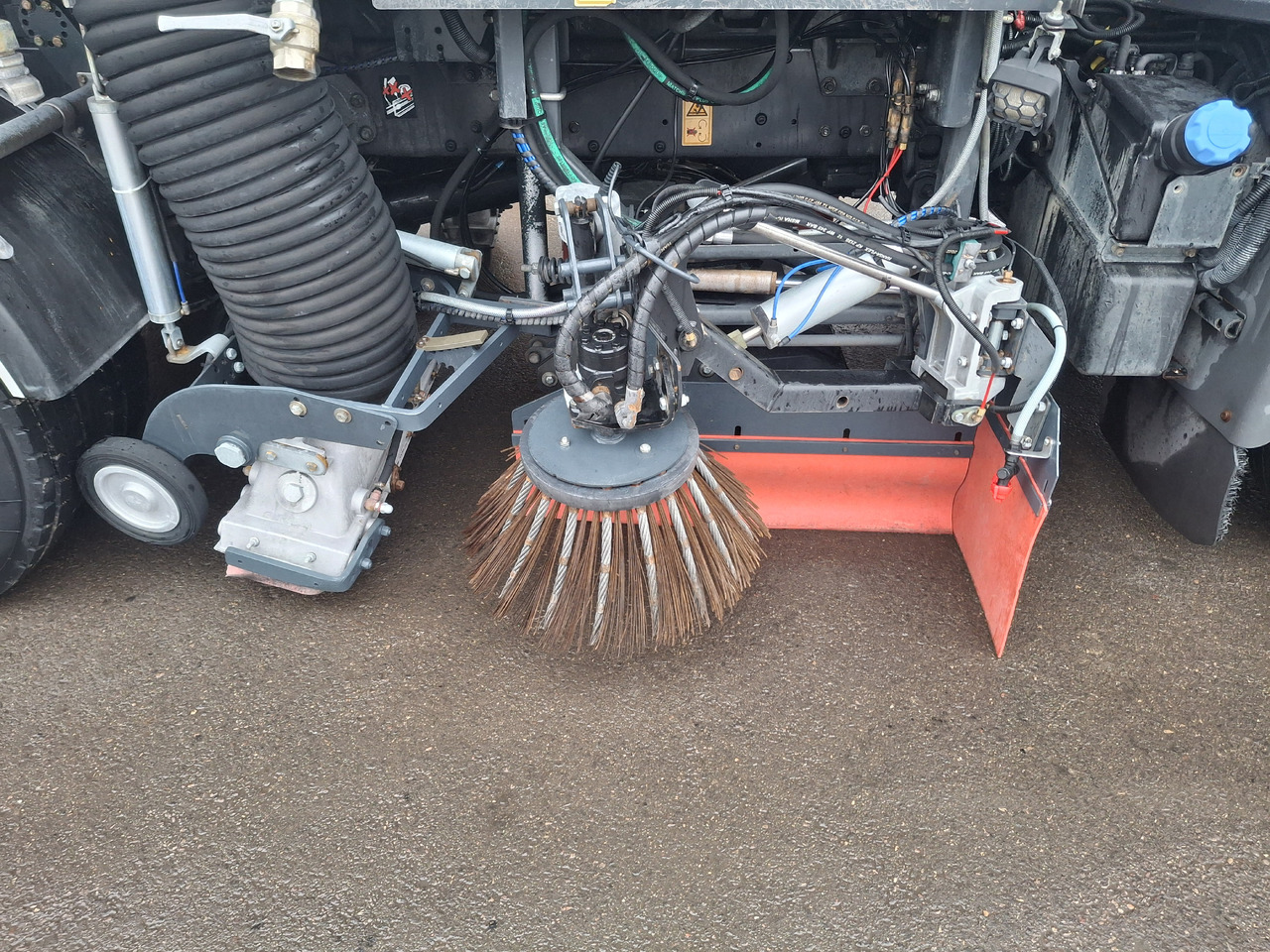 RENAULT Midlum 220 Zamiatarka Kehrmaschine Johnston 2 Motoren Szczotki L/R - سياره كنس شوارع: صور 5 RENAULT Midlum 220 Zamiatarka Kehrmaschine Johnston 2 Motoren Szczotki L/R - سياره كنس شوارع: صور 5