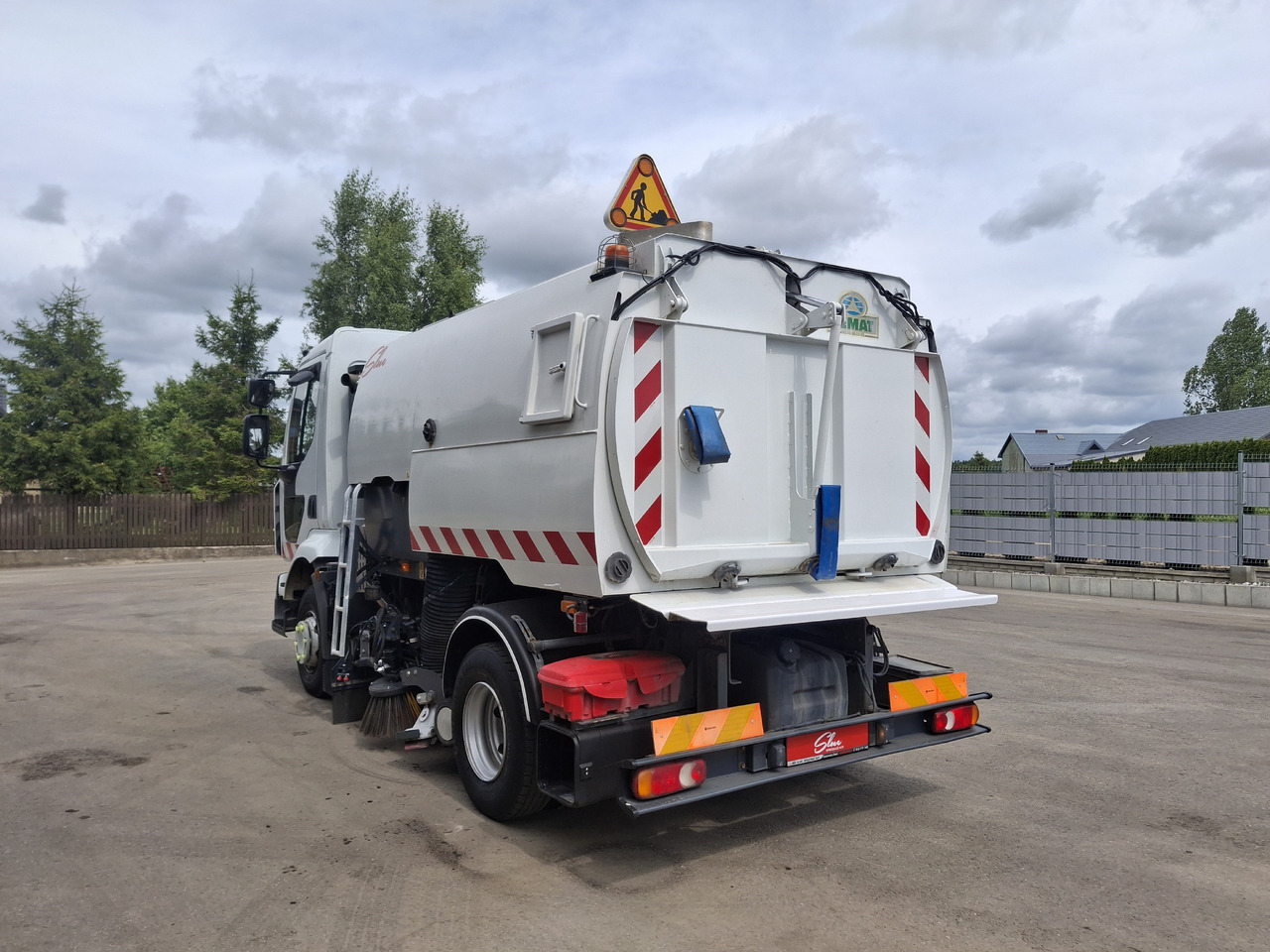 RENAULT Midlum 220 Zamiatarka Kehrmaschine Johnston L/R 2 Motoren 2 Silniki - سياره كنس شوارع: صور 3 RENAULT Midlum 220 Zamiatarka Kehrmaschine Johnston L/R 2 Motoren 2 Silniki - سياره كنس شوارع: صور 3