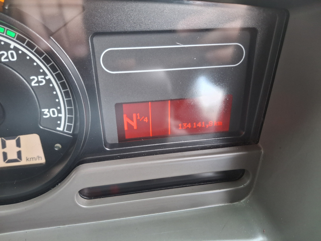سياره كنس شوارع RENAULT Midlum 220 Zamiatarka Kehrmaschine Johnston L/R 2 Motoren 2 Silniki: صور 19