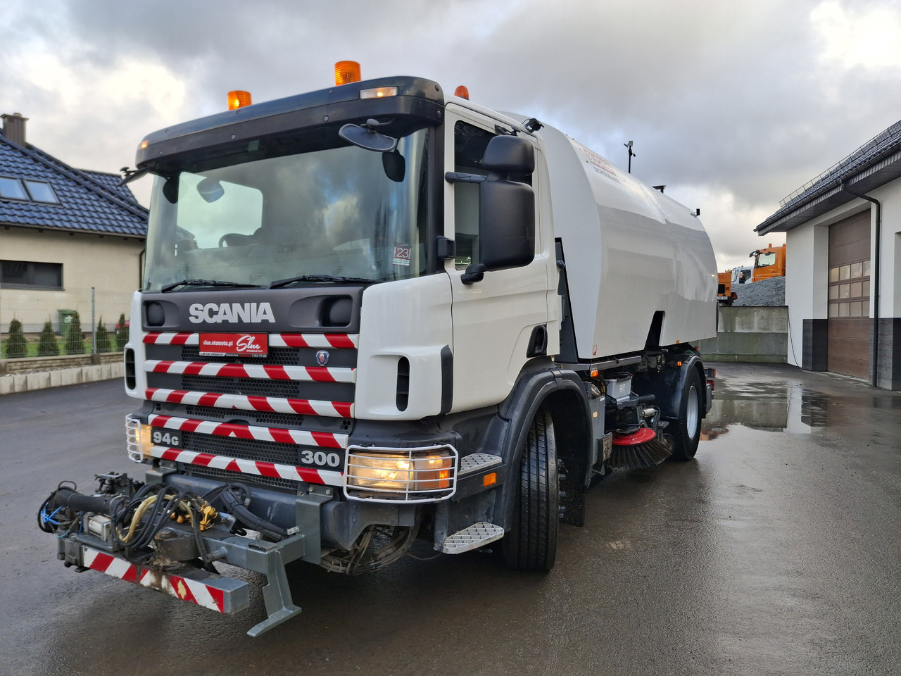 SCANIA 94G Zamiatarka Kehrmaschine BUCHER L/R Frontbürste 2 Motoren Odchwaszczarka Przednia Szczotka - سياره كنس شوارع: صور 2 SCANIA 94G Zamiatarka Kehrmaschine BUCHER L/R Frontbürste 2 Motoren Odchwaszczarka Przednia Szczotka - سياره كنس شوارع: صور 2