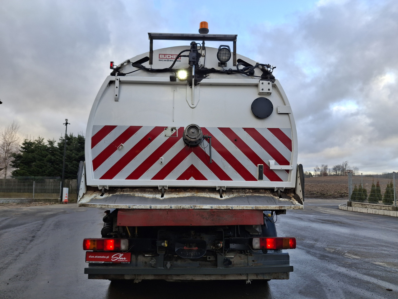 SCANIA 94G Zamiatarka Kehrmaschine BUCHER L/R Frontbürste 2 Motoren Odchwaszczarka Przednia Szczotka - سياره كنس شوارع: صور 4 SCANIA 94G Zamiatarka Kehrmaschine BUCHER L/R Frontbürste 2 Motoren Odchwaszczarka Przednia Szczotka - سياره كنس شوارع: صور 4