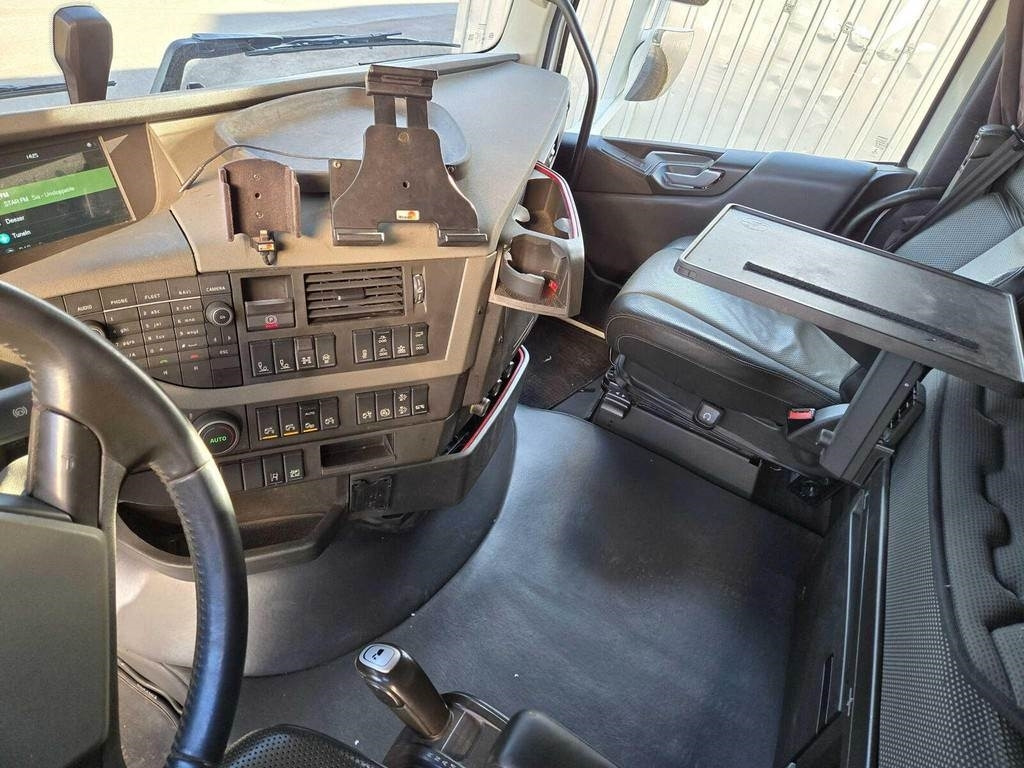 الشاسيه شاحنة Volvo FH540 8X4 CHASSY: صور 11 الشاسيه شاحنة Volvo FH540 8X4 CHASSY: صور 11