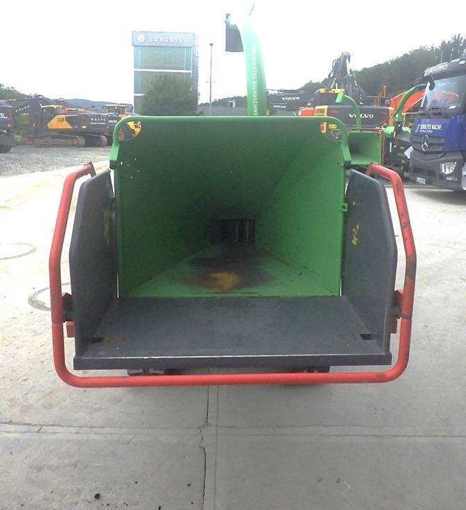 Greenmech ArbTrak 150 D - ماكينة تقطيع الأغصان: صور 2 Greenmech ArbTrak 150 D - ماكينة تقطيع الأغصان: صور 2