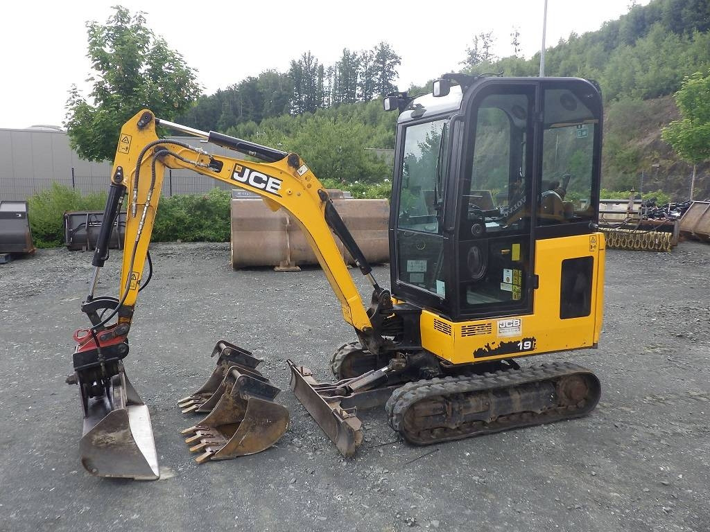 JCB 19 C-1 - حفارة مصغرة: صور 1 JCB 19 C-1 - حفارة مصغرة: صور 1