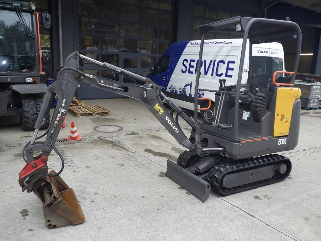 Volvo EC 15 C - حفارة مصغرة: صور 1 Volvo EC 15 C - حفارة مصغرة: صور 1