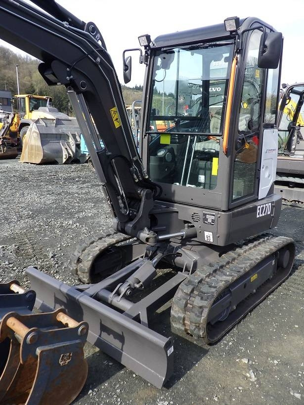Volvo EC 27 D mit Powertilt - حفارة مصغرة: صور 2 Volvo EC 27 D mit Powertilt - حفارة مصغرة: صور 2