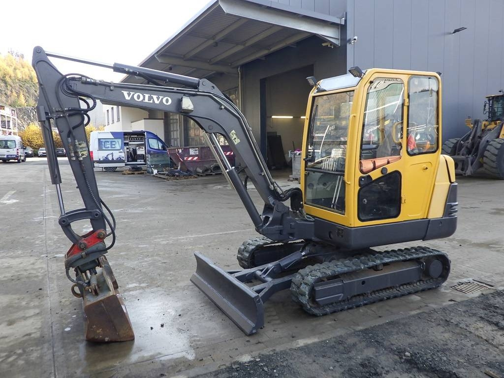 Volvo EC 35 - حفارة مصغرة: صور 1 Volvo EC 35 - حفارة مصغرة: صور 1