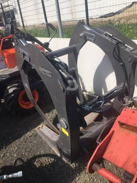 Volvo Holzgreifer Mod. 80832 für Radlader - مخلبي - آلات البناء: صور 2 Volvo Holzgreifer Mod. 80832 für Radlader - مخلبي - آلات البناء: صور 2
