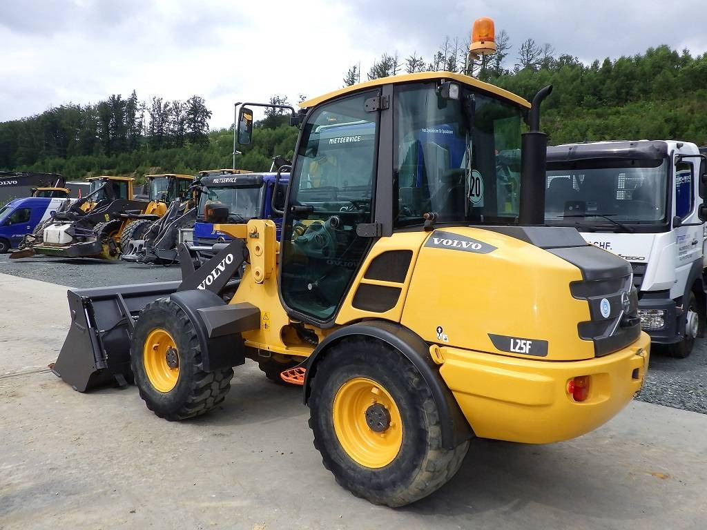 اللودر بعجل Volvo L 25 F: صور 6 اللودر بعجل Volvo L 25 F: صور 6