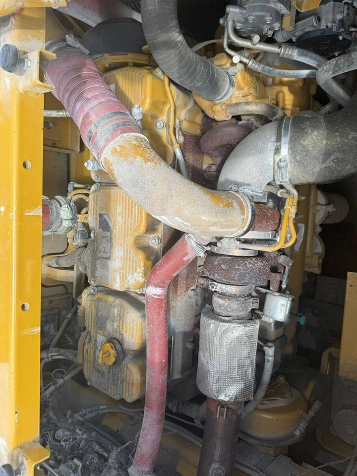 حفارات زحافة CAT 390 F L ME: صور 14