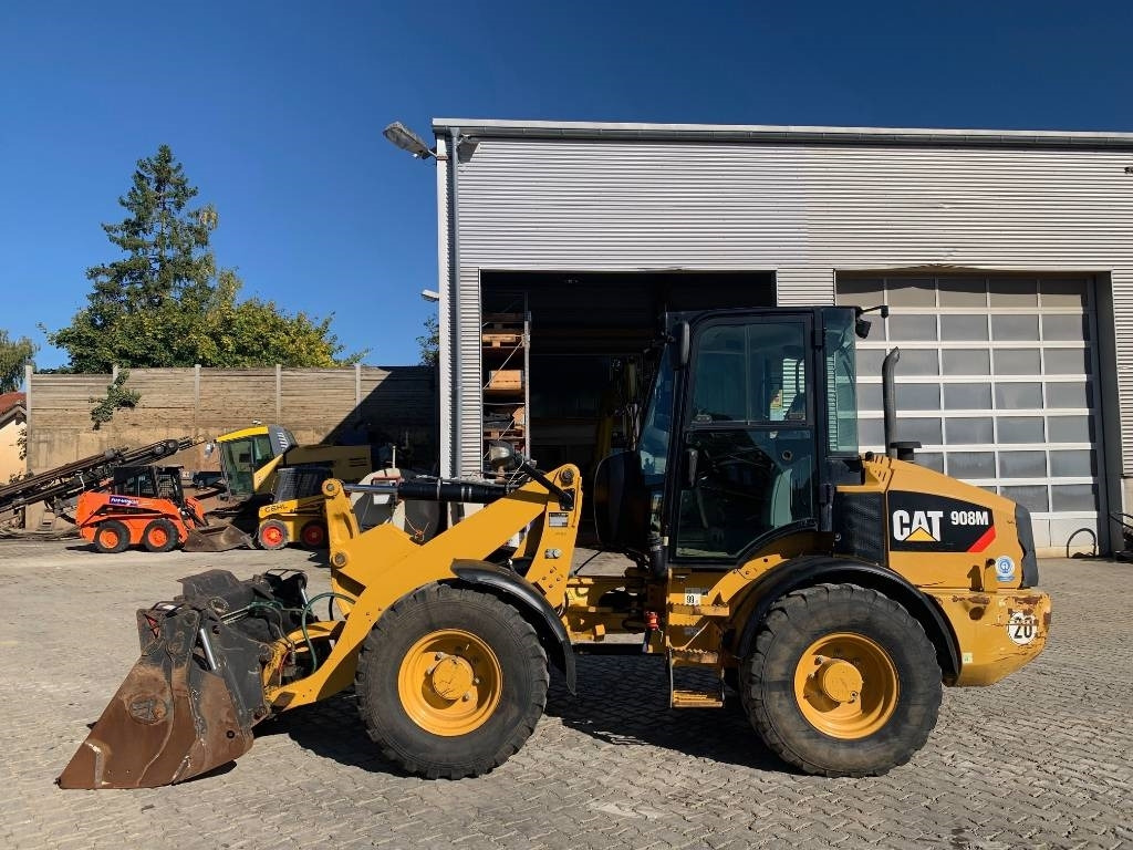 CAT 908M  - اللودر بعجل: صور 2 CAT 908M  - اللودر بعجل: صور 2