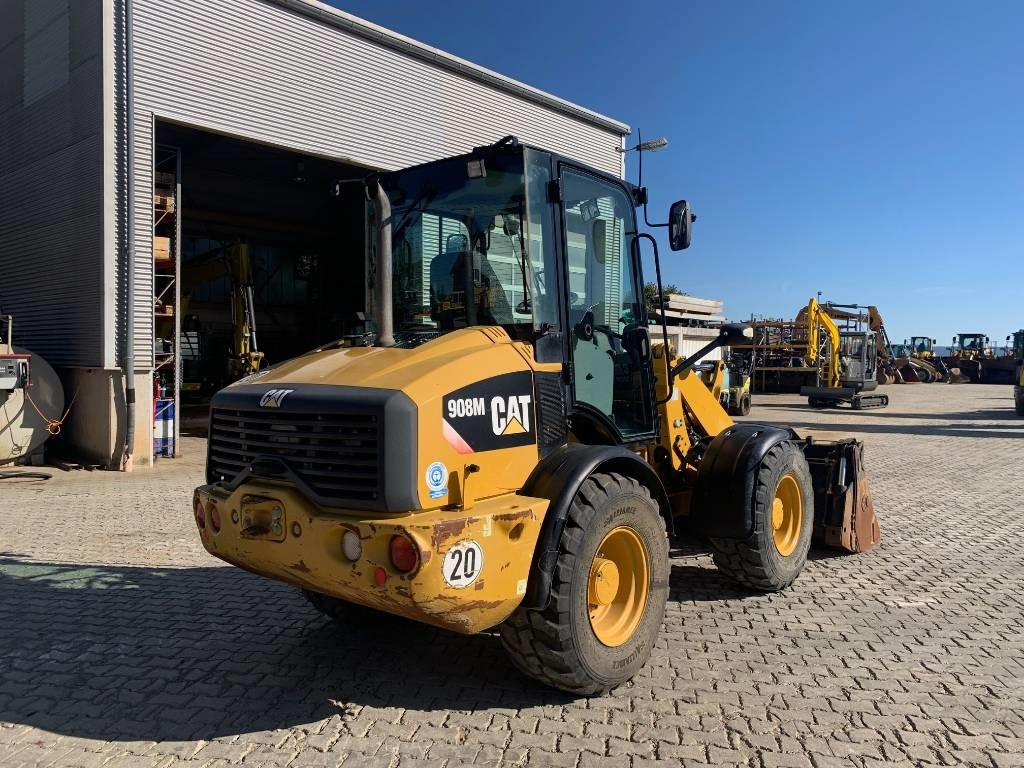 CAT 908M  - اللودر بعجل: صور 5 CAT 908M  - اللودر بعجل: صور 5