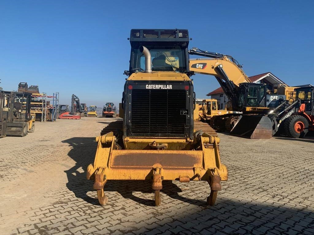 CAT 973 D - اللودر المجنزر: صور 4 CAT 973 D - اللودر المجنزر: صور 4