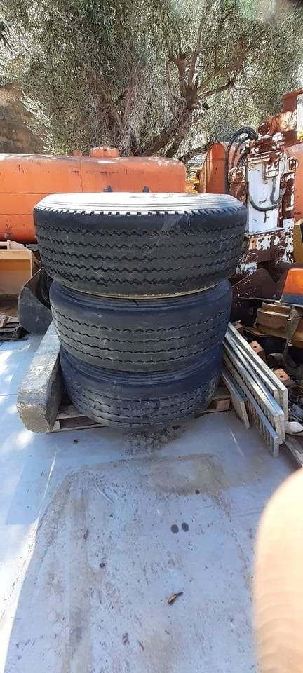 Bridgestone 385/65R22.5 - الإطارات - آلات البناء: صور 2 Bridgestone 385/65R22.5 - الإطارات - آلات البناء: صور 2
