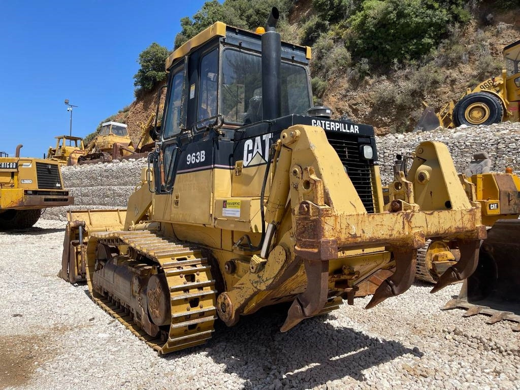 اللودر المجنزر CAT 963B: صور 10