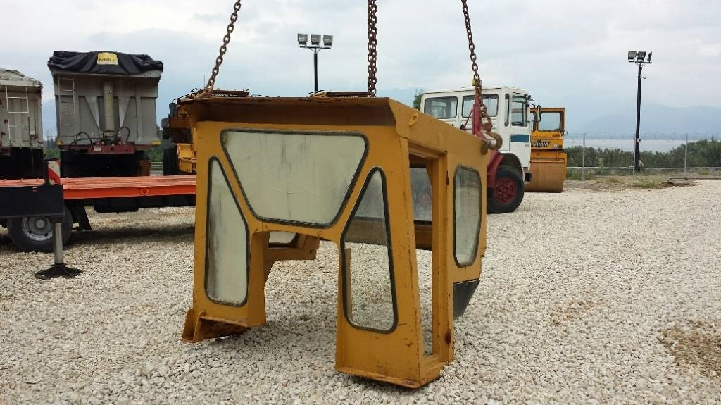 CAT Καμπίνα Caterpillar - الكبائن - آلات البناء: صور 2 CAT Καμπίνα Caterpillar - الكبائن - آلات البناء: صور 2