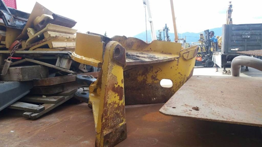 CAT D7G/F - قطع الغيار - آلات البناء: صور 4 CAT D7G/F - قطع الغيار - آلات البناء: صور 4