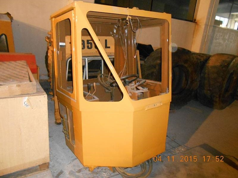 CAT ORIGINAL CAT 988B RESTORE CABIN - الكبائن - آلات البناء: صور 1 CAT ORIGINAL CAT 988B RESTORE CABIN - الكبائن - آلات البناء: صور 1