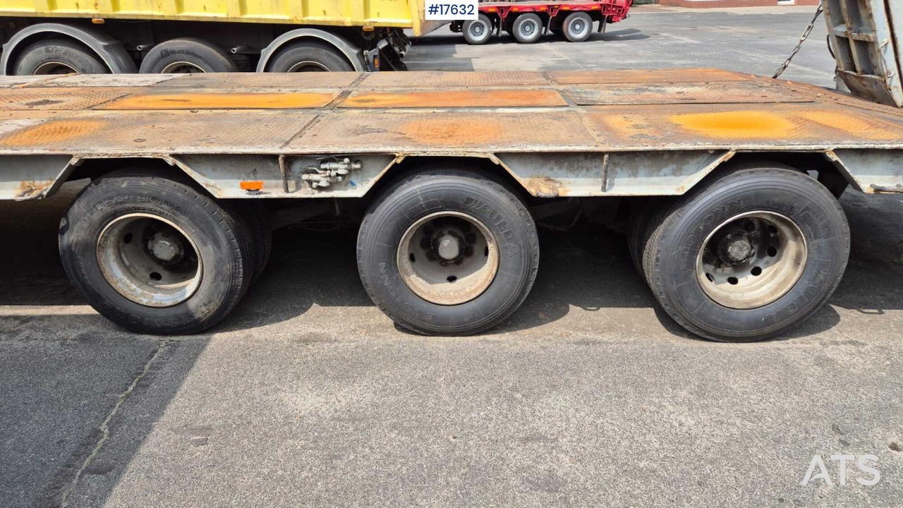 1990 ZREMB NS 300 - عربة مسطحة منخفضة نصف مقطورة: صور 4 1990 ZREMB NS 300 - عربة مسطحة منخفضة نصف مقطورة: صور 4