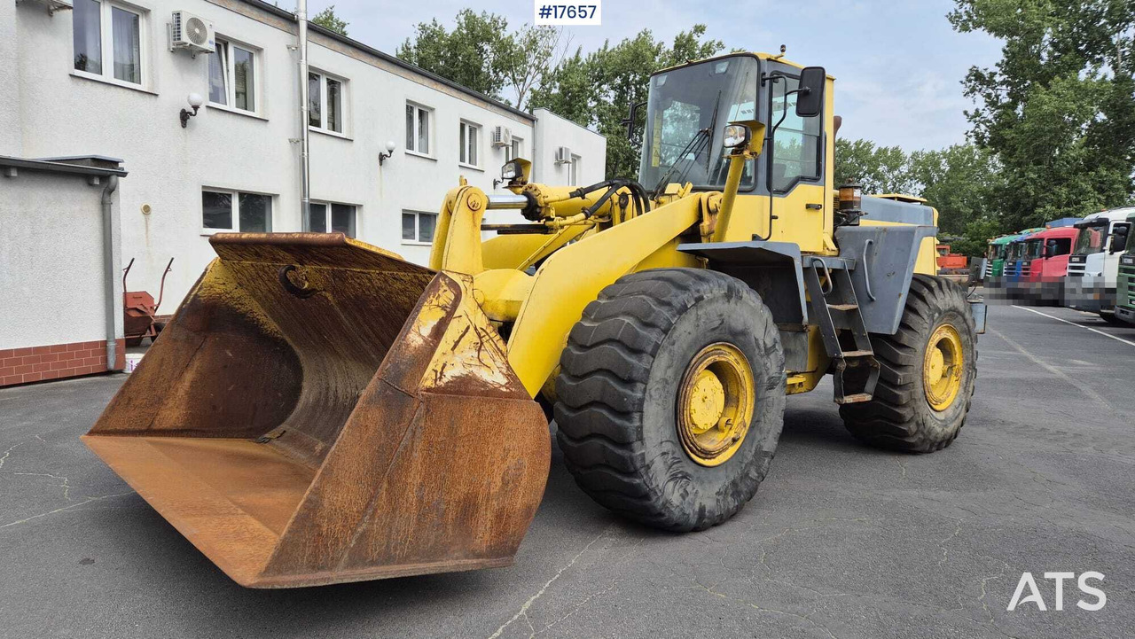 2000 Komatsu WA420-3H - اللودر بعجل: صور 1 2000 Komatsu WA420-3H - اللودر بعجل: صور 1