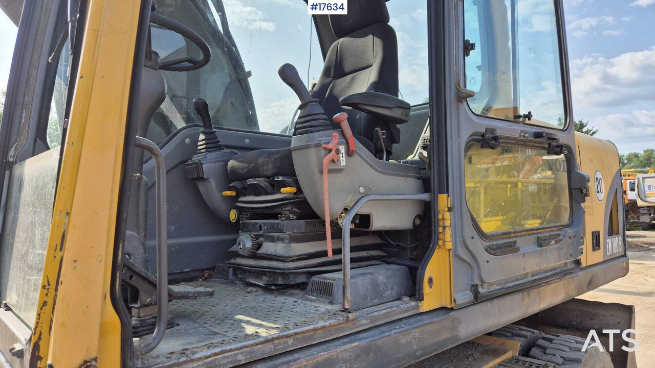 حفارة على عجلات 2004 Volvo EW 180 B: صور 7