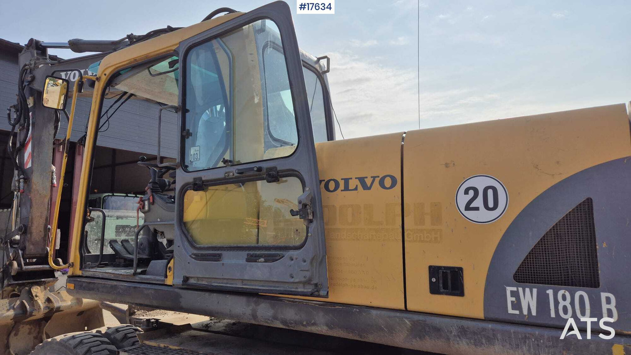 حفارة على عجلات 2004 Volvo EW 180 B: صور 9