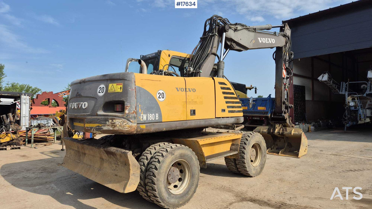 حفارة على عجلات 2004 Volvo EW 180 B: صور 8