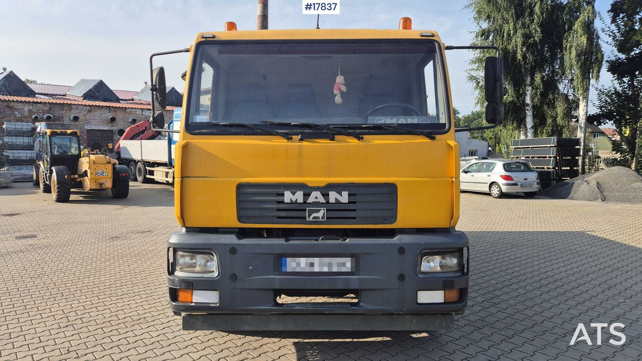 Tipper MAN 18.225 LC (2003) - قلابات: صور 3 Tipper MAN 18.225 LC (2003) - قلابات: صور 3
