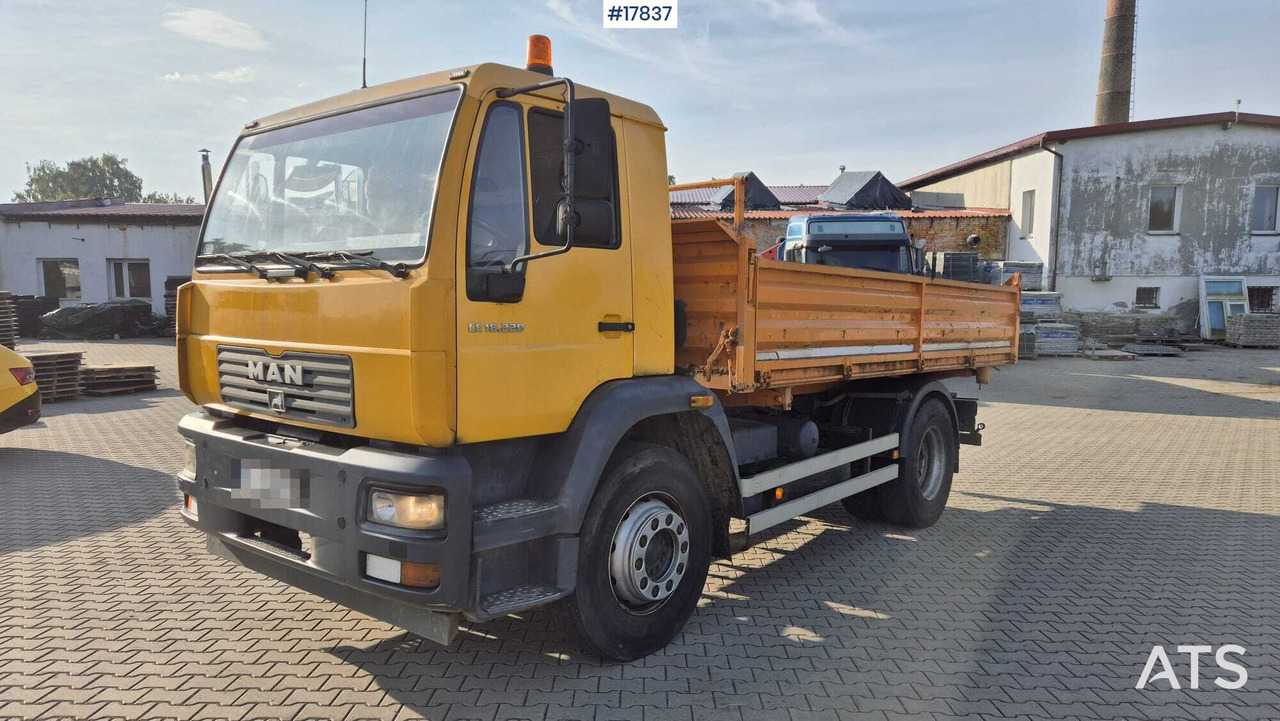 Tipper MAN 18.225 LC (2003) - قلابات: صور 4 Tipper MAN 18.225 LC (2003) - قلابات: صور 4