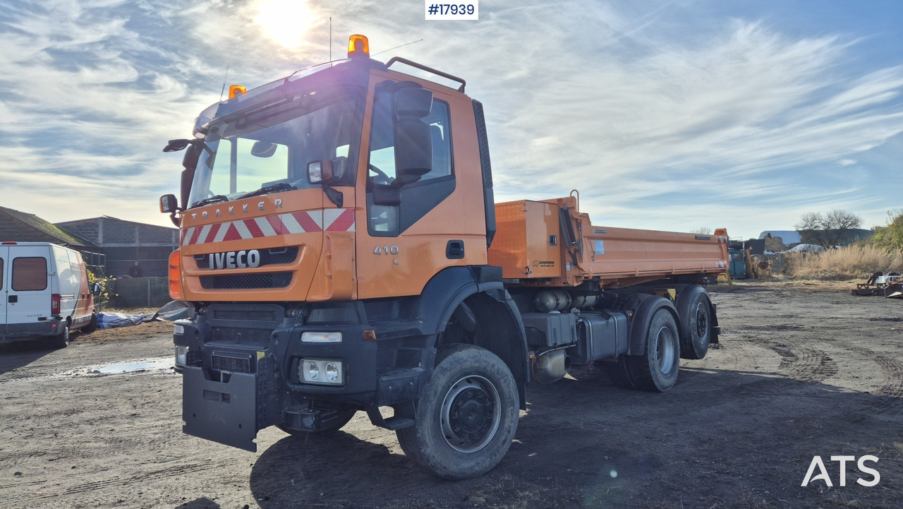 Tipper/sand spreader IVECO TRAKKER 410 6x4 (2008) - قلابات: صور 4 Tipper/sand spreader IVECO TRAKKER 410 6x4 (2008) - قلابات: صور 4