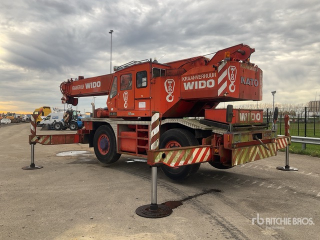 1990 Kato KR-250 25 ton 4x4x4 Rough Terrain Crane - رافعة الطرق الوعرة: صور 4 1990 Kato KR-250 25 ton 4x4x4 Rough Terrain Crane - رافعة الطرق الوعرة: صور 4