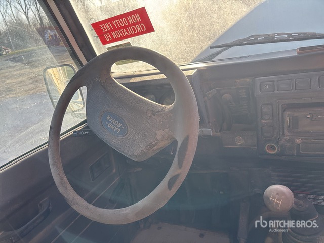 2010 Land Rover Defender (Inoperable) SUV - سيارة دفع رباعي: صور 5 2010 Land Rover Defender (Inoperable) SUV - سيارة دفع رباعي: صور 5