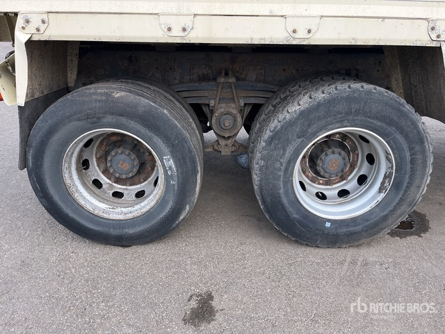 2010 Volvo FM420 8x4 Sleeper Tri/A Dump Truck - قلابات: صور 5 2010 Volvo FM420 8x4 Sleeper Tri/A Dump Truck - قلابات: صور 5