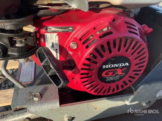 2011 Swepac F75 Vibratory Plate Compactor - صفائح اهتزازية: صور 4 2011 Swepac F75 Vibratory Plate Compactor - صفائح اهتزازية: صور 4