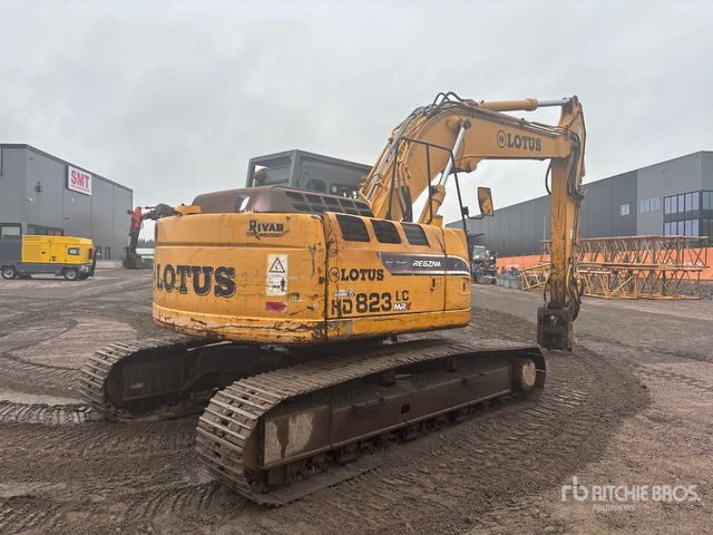 2012 Kato HD823MRVLC Rupsgraafmachine - حفارات زحافة: صور 3 2012 Kato HD823MRVLC Rupsgraafmachine - حفارات زحافة: صور 3