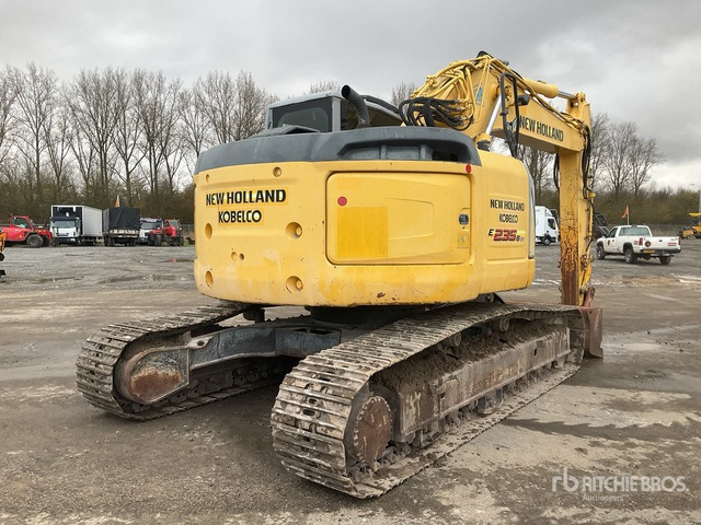 2012 New Holland E235BSR-2 Tracked Excavator - حفارات زحافة: صور 3 2012 New Holland E235BSR-2 Tracked Excavator - حفارات زحافة: صور 3