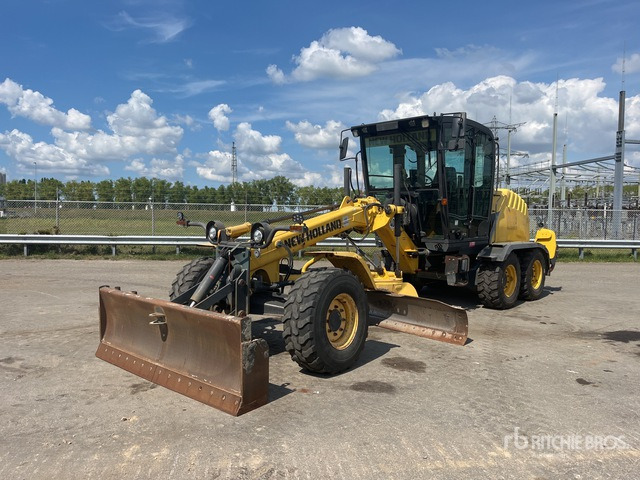 2012 New Holland F106.7A AWD Motor Grader - التقطيع جزازة/ ماكينات قطع الحشائش: صور 1 2012 New Holland F106.7A AWD Motor Grader - التقطيع جزازة/ ماكينات قطع الحشائش: صور 1