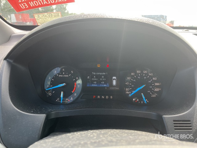 2015 Ford Explorer Base 3.5 4WD SUV - سيارة دفع رباعي: صور 5 2015 Ford Explorer Base 3.5 4WD SUV - سيارة دفع رباعي: صور 5