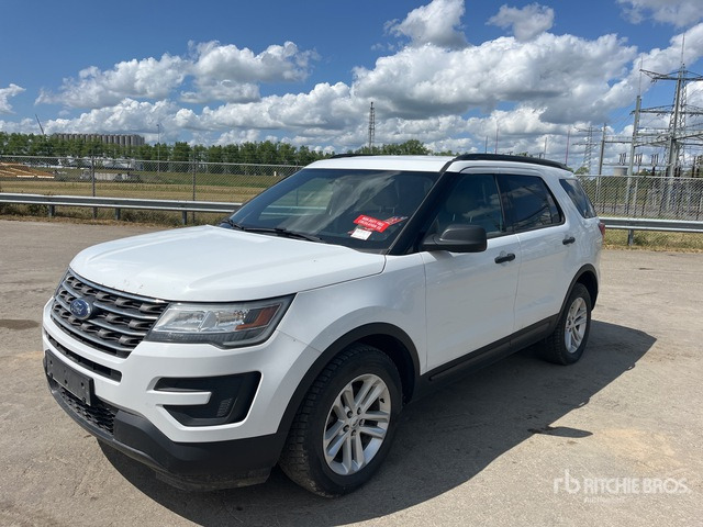 2015 Ford Explorer Base 3.5 4WD SUV - سيارة دفع رباعي: صور 1 2015 Ford Explorer Base 3.5 4WD SUV - سيارة دفع رباعي: صور 1