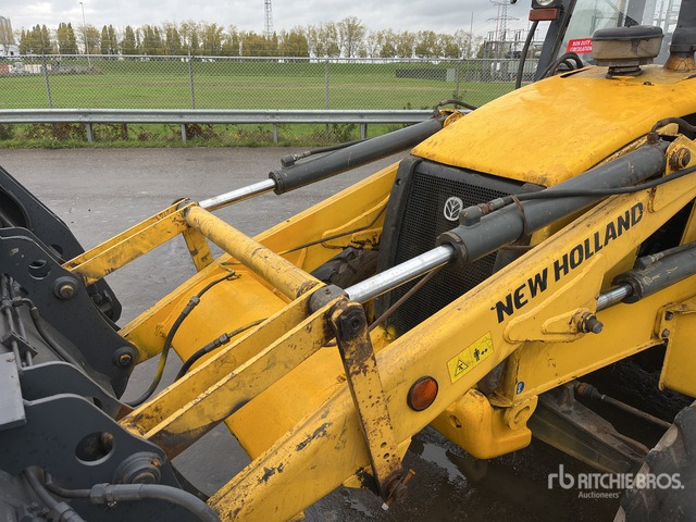 2017 New Holland B80B-SS 4x4 Backhoe Loader - حفار متعدد الاستخدام: صور 5 2017 New Holland B80B-SS 4x4 Backhoe Loader - حفار متعدد الاستخدام: صور 5