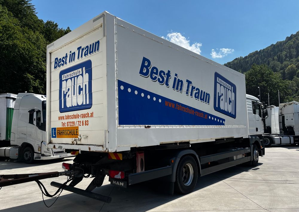 MAN TGA 18.350 6x2 D20 // BDF // Niski Przebieg // + Przyczepa Schmitz BDF // - الشاسيه شاحنة: صور 5 MAN TGA 18.350 6x2 D20 // BDF // Niski Przebieg // + Przyczepa Schmitz BDF // - الشاسيه شاحنة: صور 5